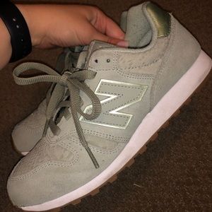 NEW BALANCE SHOES